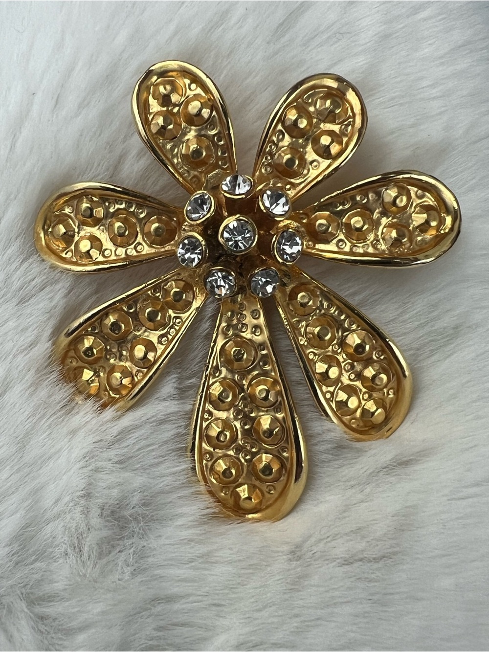 Vintage 1970s Gold Tone Floral Brooch / Pendant